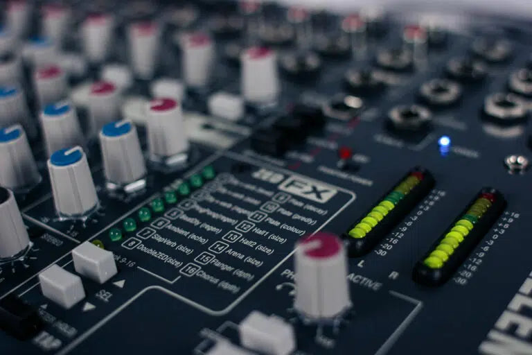 ALLEN & HEATH ZED 12 FX