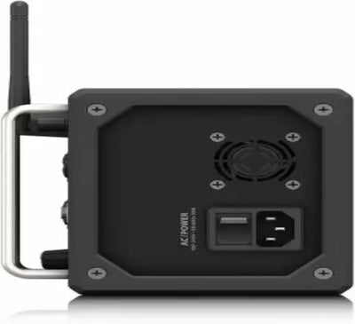 BEHRINGER XR18